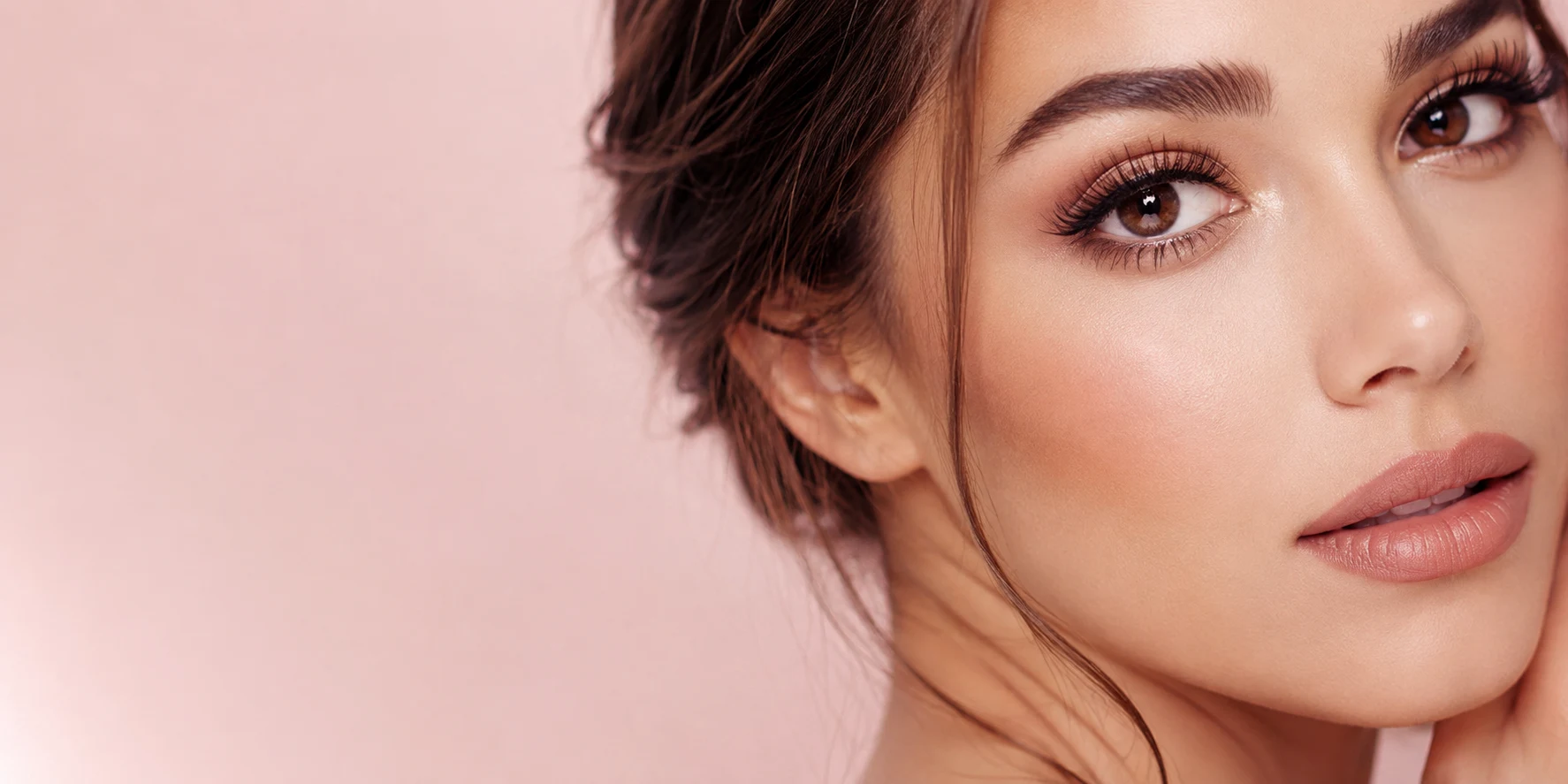 Professional eyelash extensions beauty look